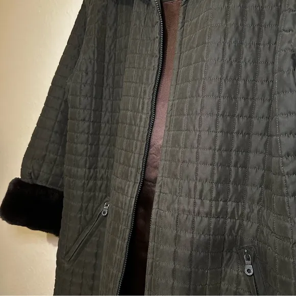 103. Andrew Marc Green Quilted Faux Fur Coat Jacket