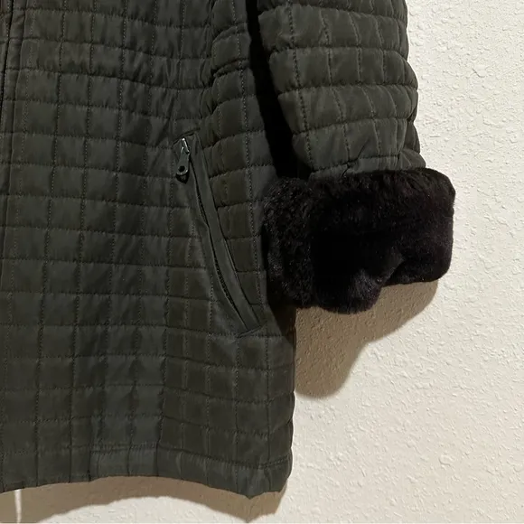 103. Andrew Marc Green Quilted Faux Fur Coat Jacket