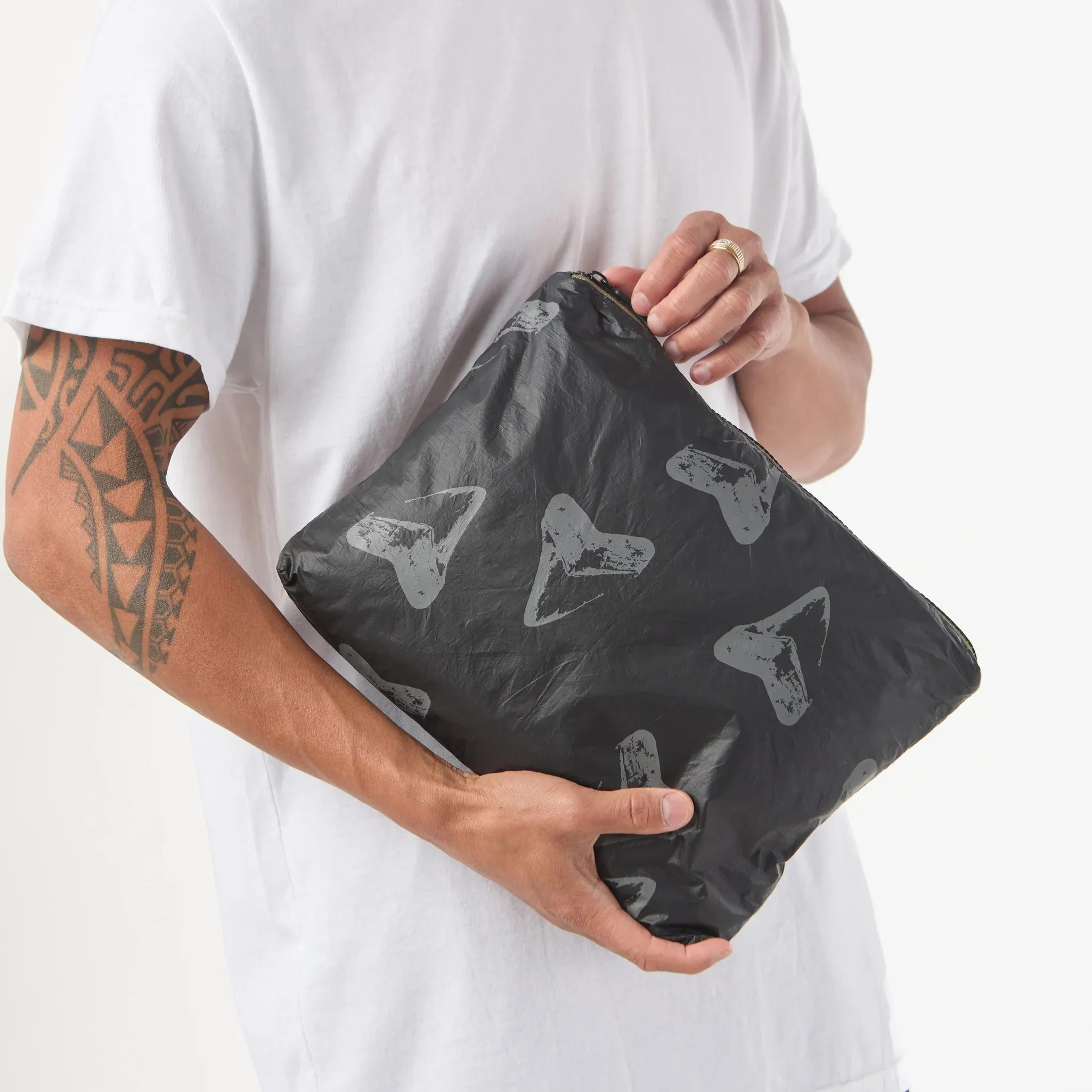 Aloha Mid Pouch Aumakua Charcoal/Black