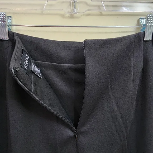 Ashro black studded silver colored bedazzled Claudine skirt woman's size 16