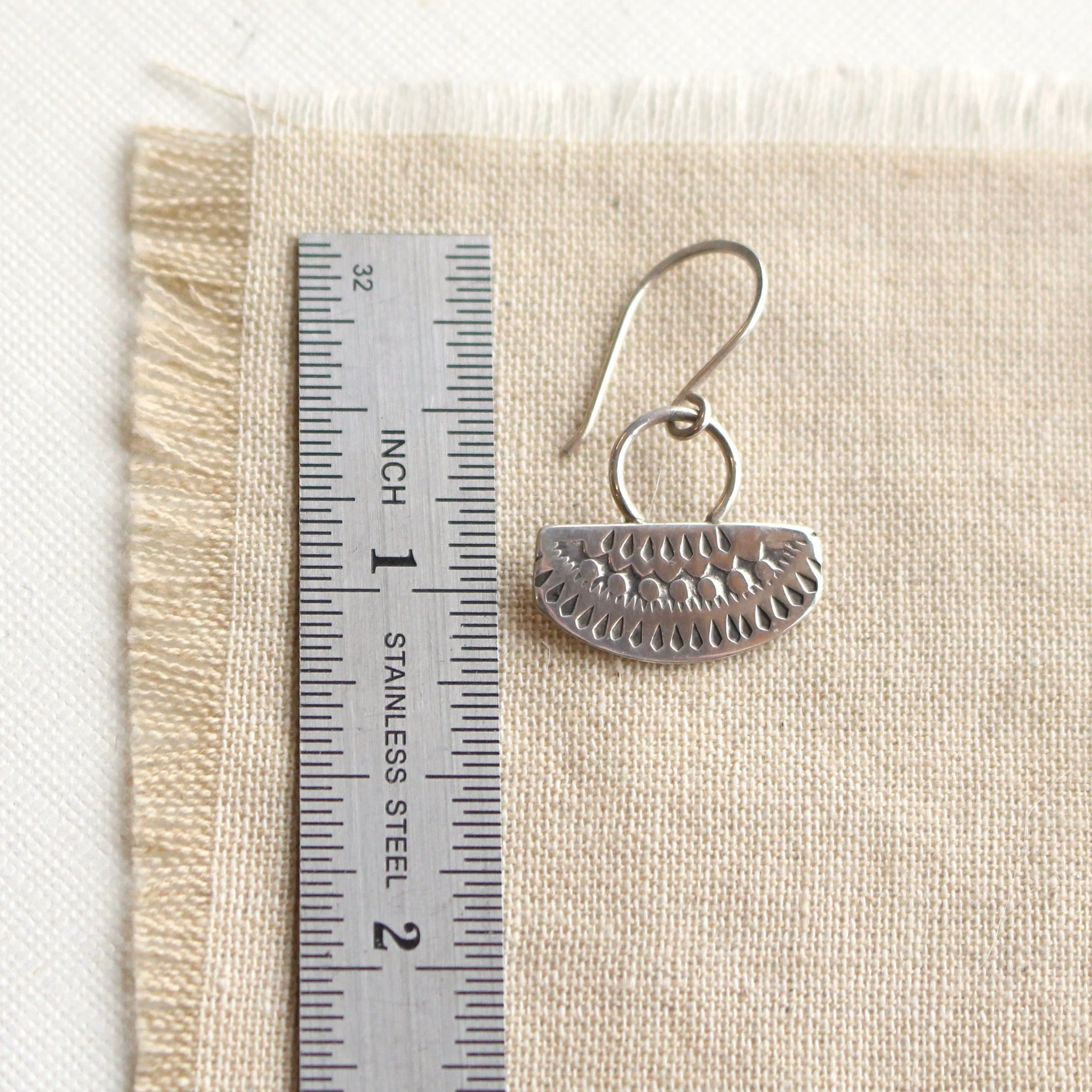 Asmi Short Loop Earrings