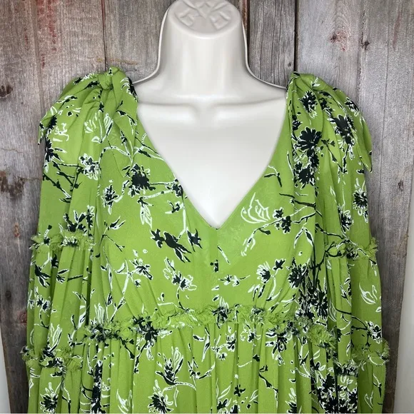 Cinq a Sept Vicky Dress in Fennel Green Black Tiered Oversized Blouson Size 2