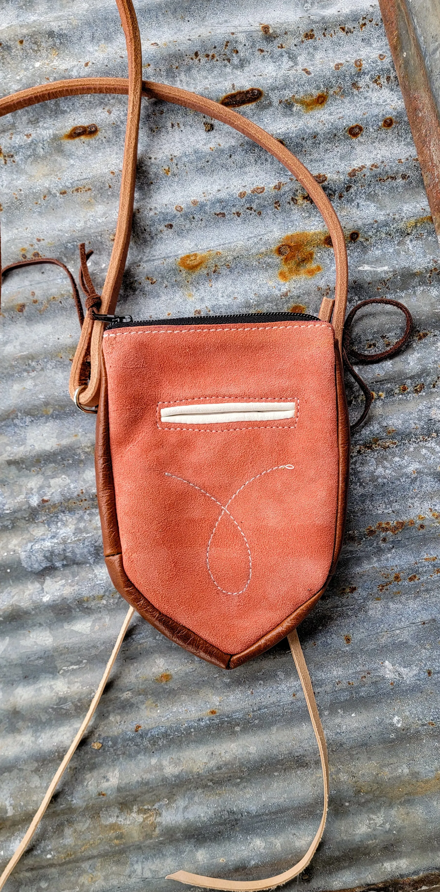 Coral smile pocket