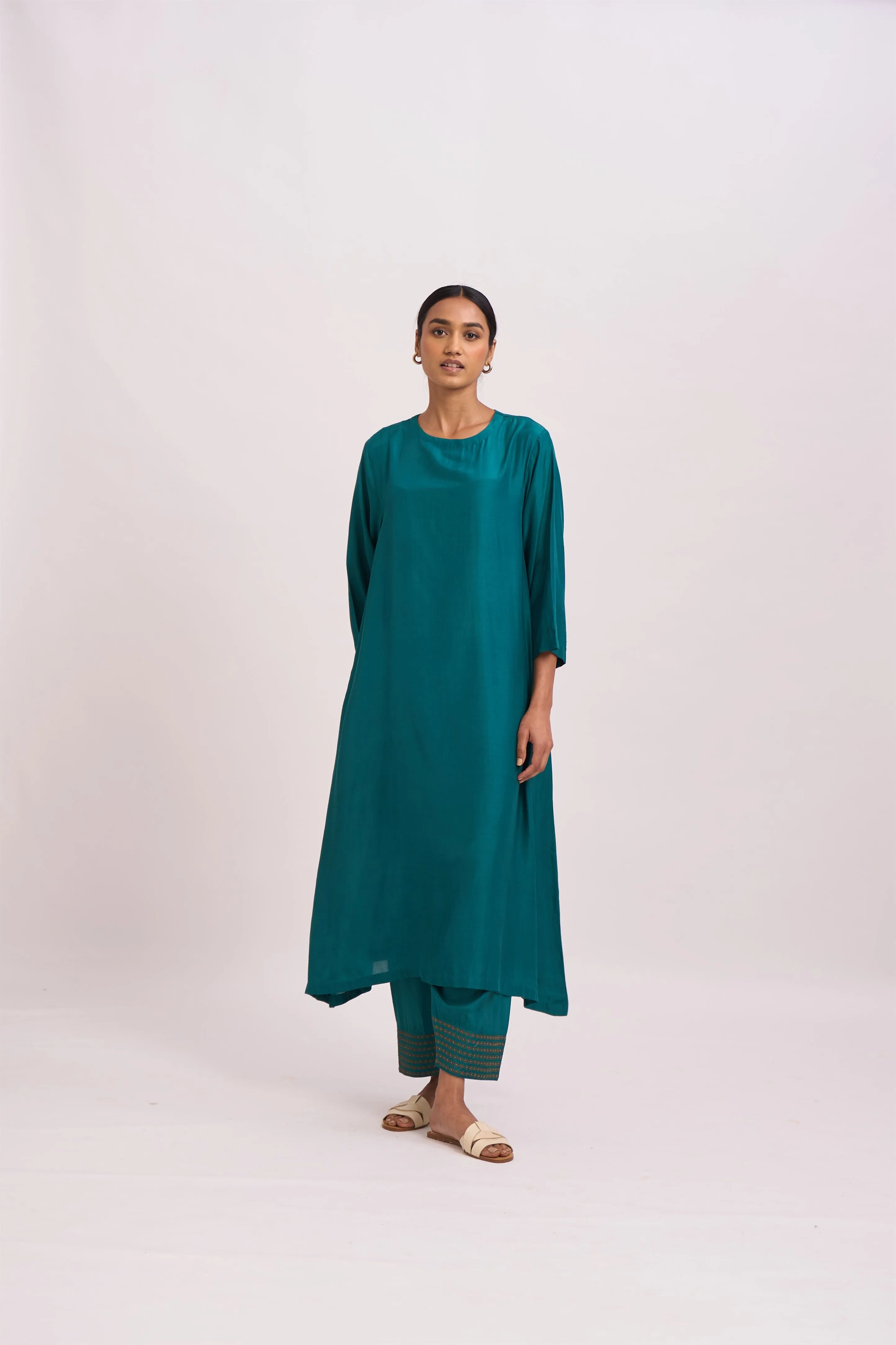 Dot   I   Pocket Style Rayyan Kurta Set Cotton Silk Fabric is used in Kurta set Teal SS24-PS-T