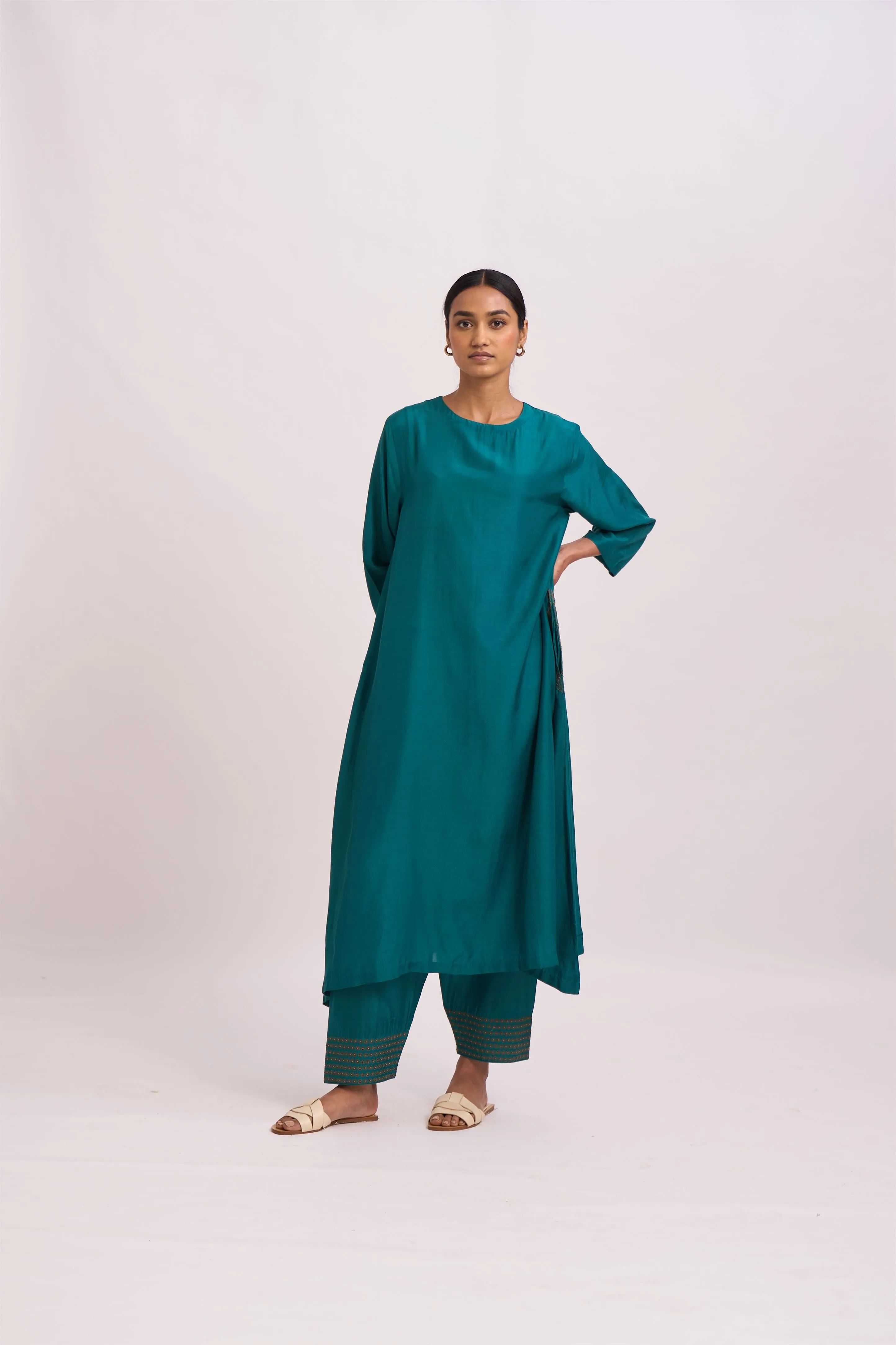 Dot   I   Pocket Style Rayyan Kurta Set Cotton Silk Fabric is used in Kurta set Teal SS24-PS-T