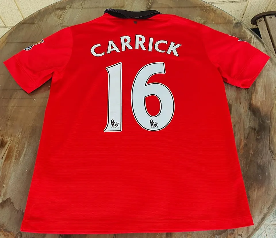 ENGLISH PREMIER MANCHESTER UNITED FC 2013-2014 COMMUNITY SHIELD CHAMPION CARRICK 16 JERSEY ADIDAS SHIRT MEDIUM  OUT OF STOCK