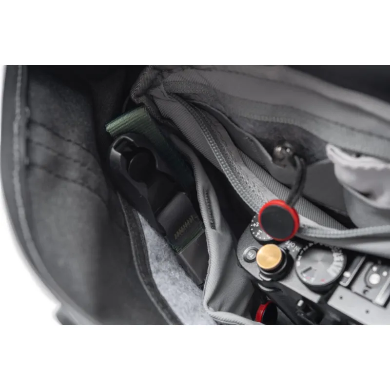 Field Pouch V2 - Black