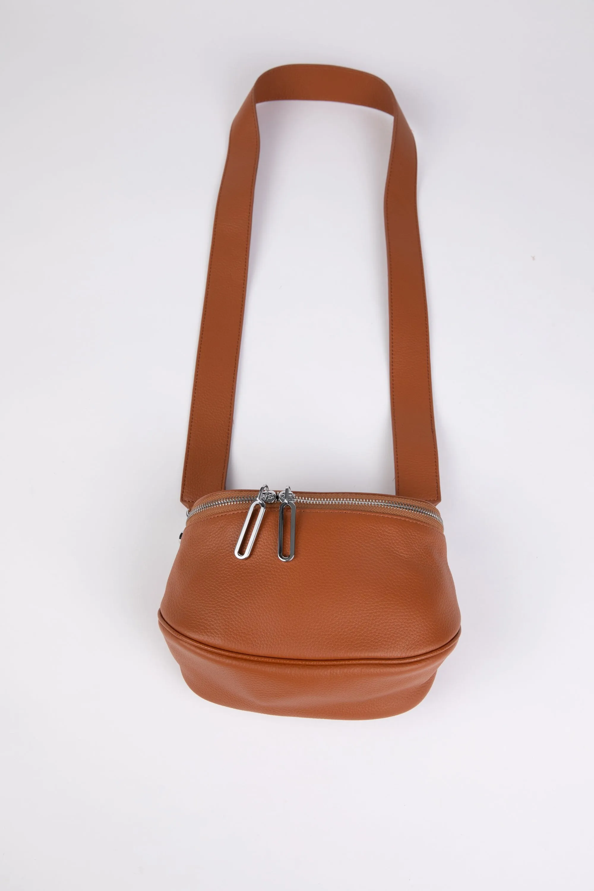 HOLIDAY Kensington Pouch Bag - Tan