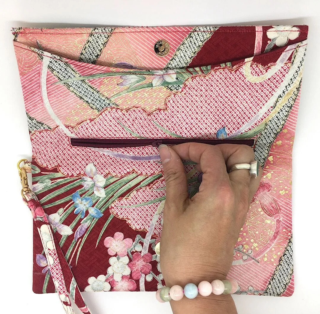 Kuukou Folding Wristlet Clutch 4656K