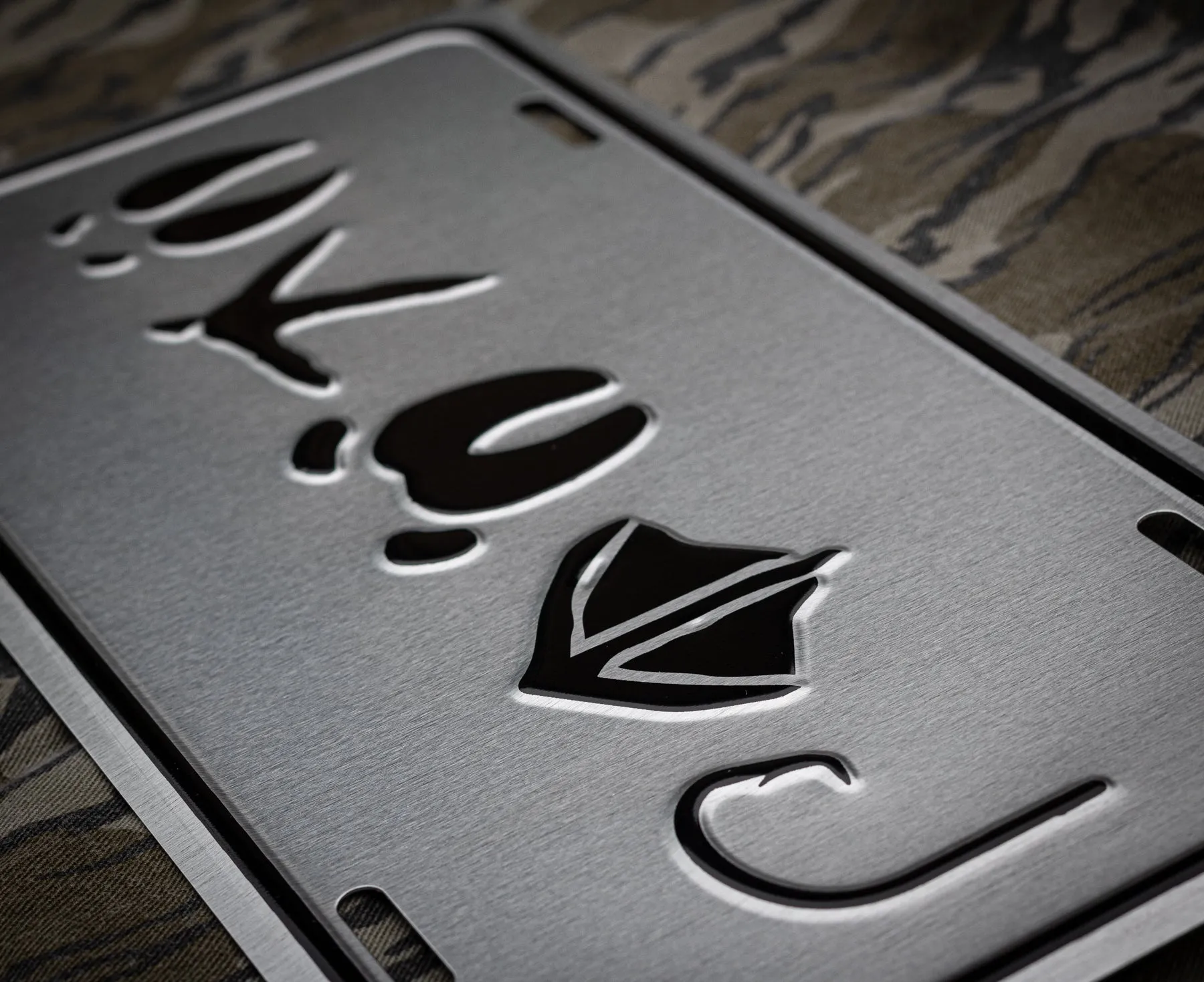 LICENSE PLATE | TRACKS LOGO