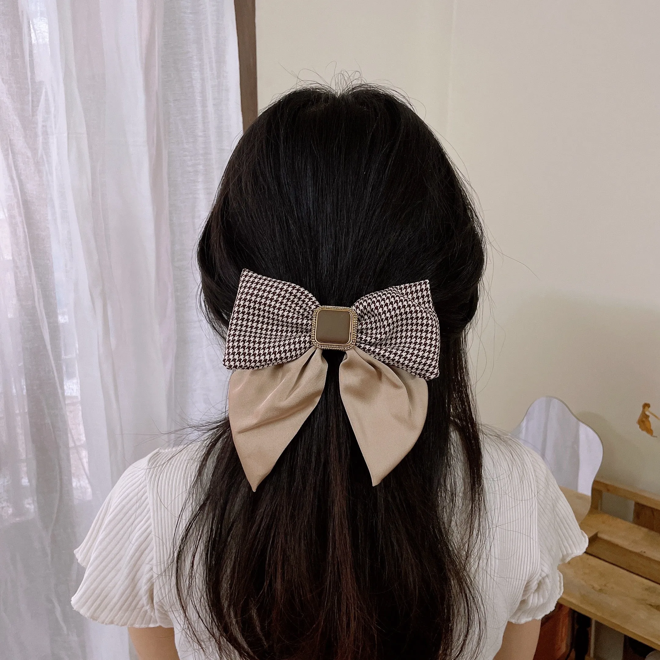 Madeline Bow Clip