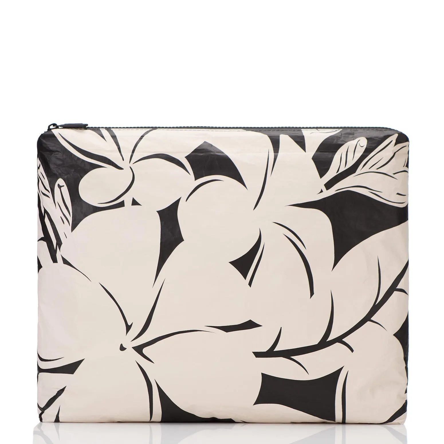 Melia Max Pouch Black on Sandstone