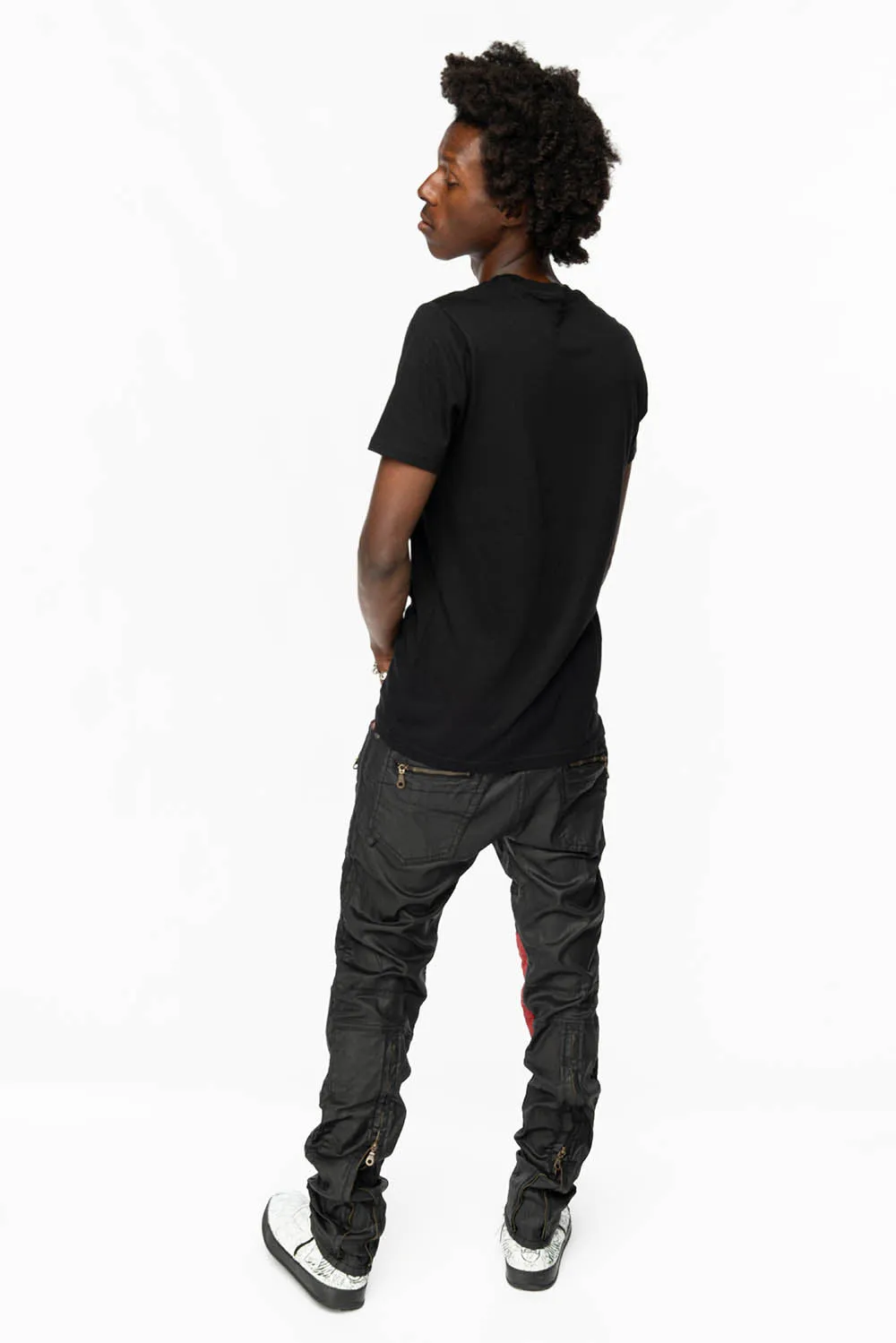 MENS BIKER JEANS IN DY FABRIC IN BLACK WASH WITH RED INSERTS