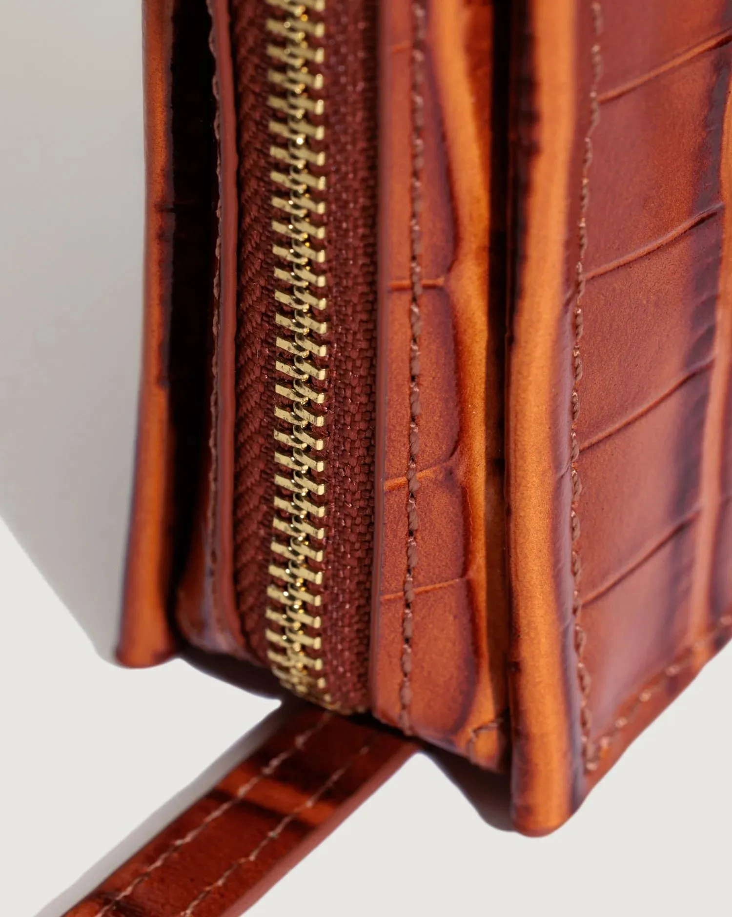 Mini Vi Pouch | Apricot Croc
