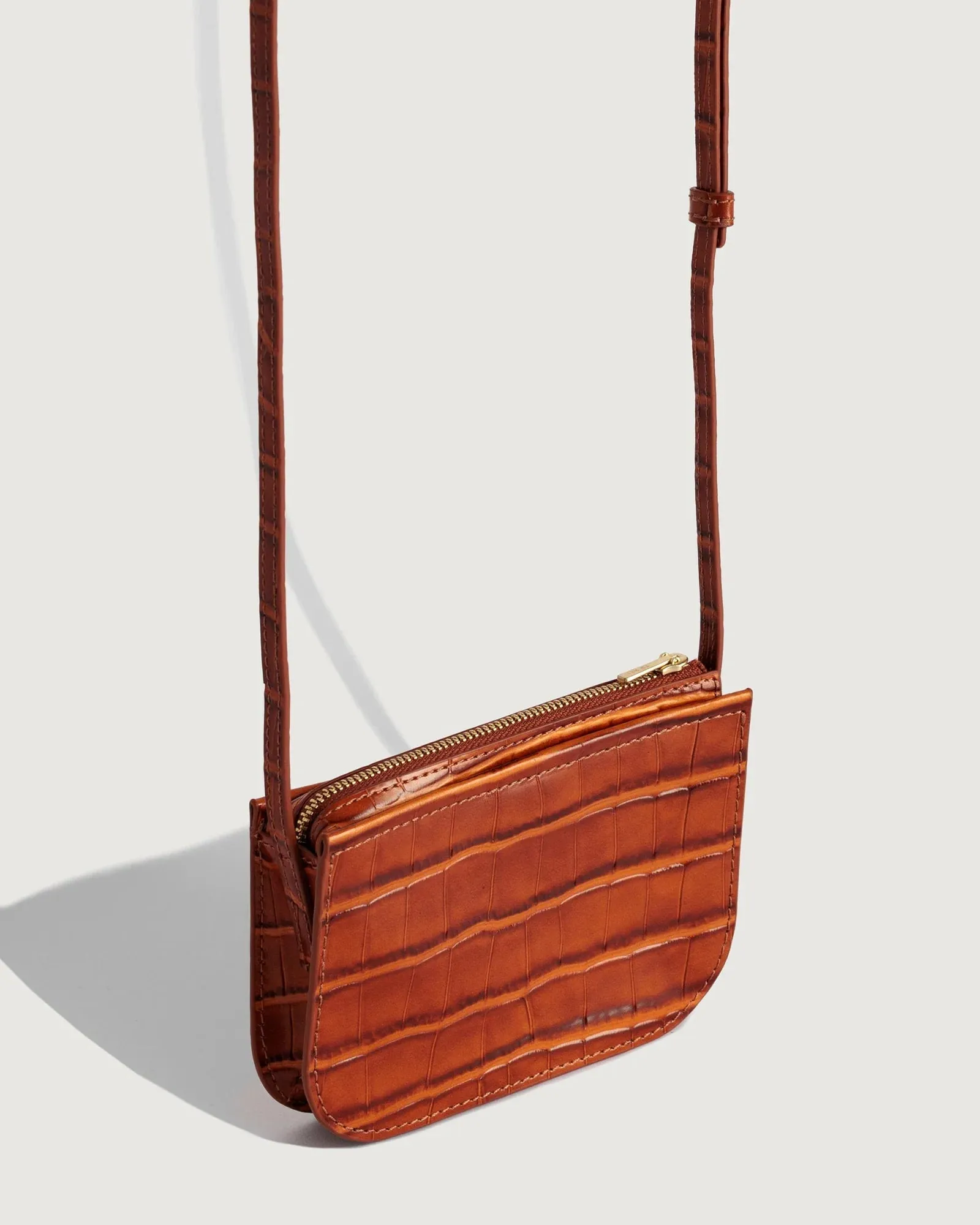 Mini Vi Pouch | Apricot Croc