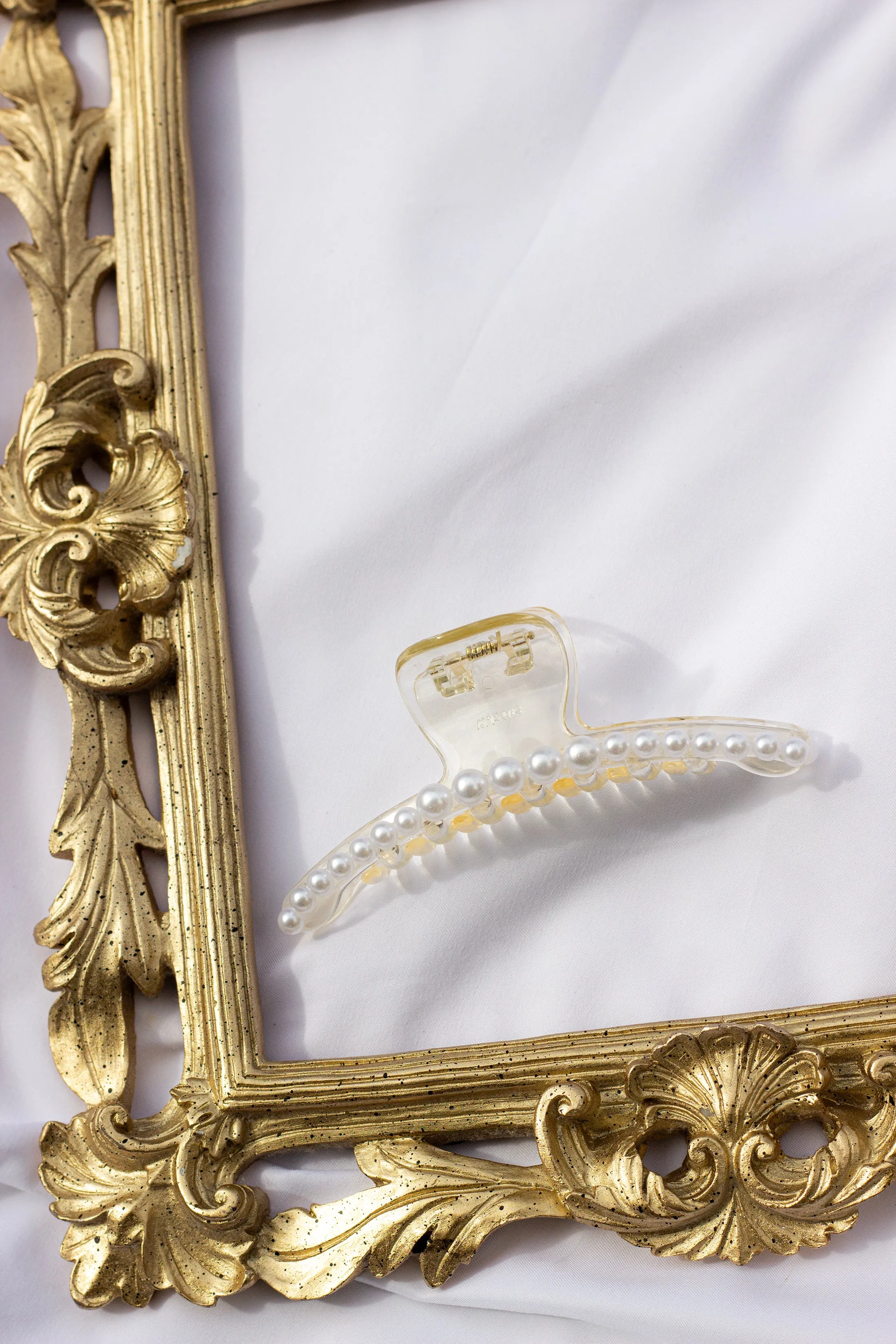 Pearl Row Detail Claw Hair Clip