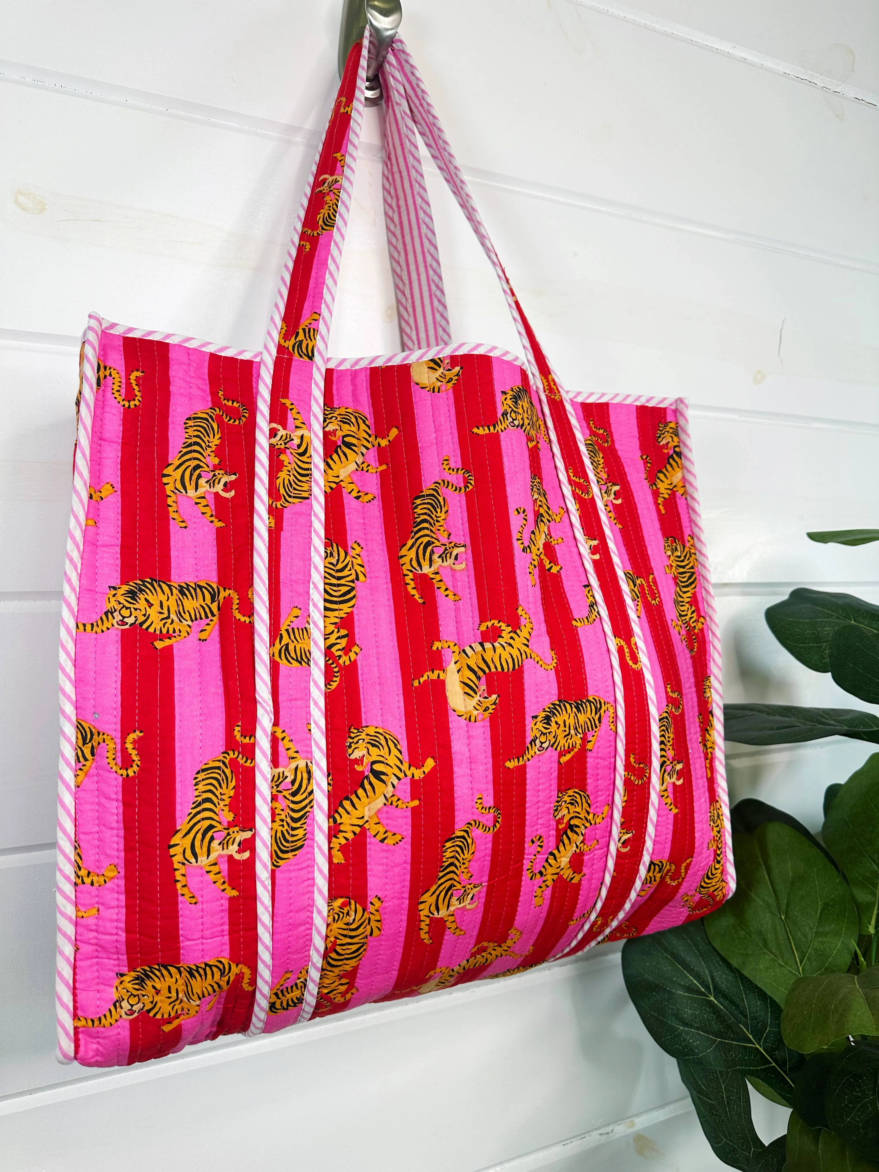 Quilted Tote Bag Red/Pink Tiger