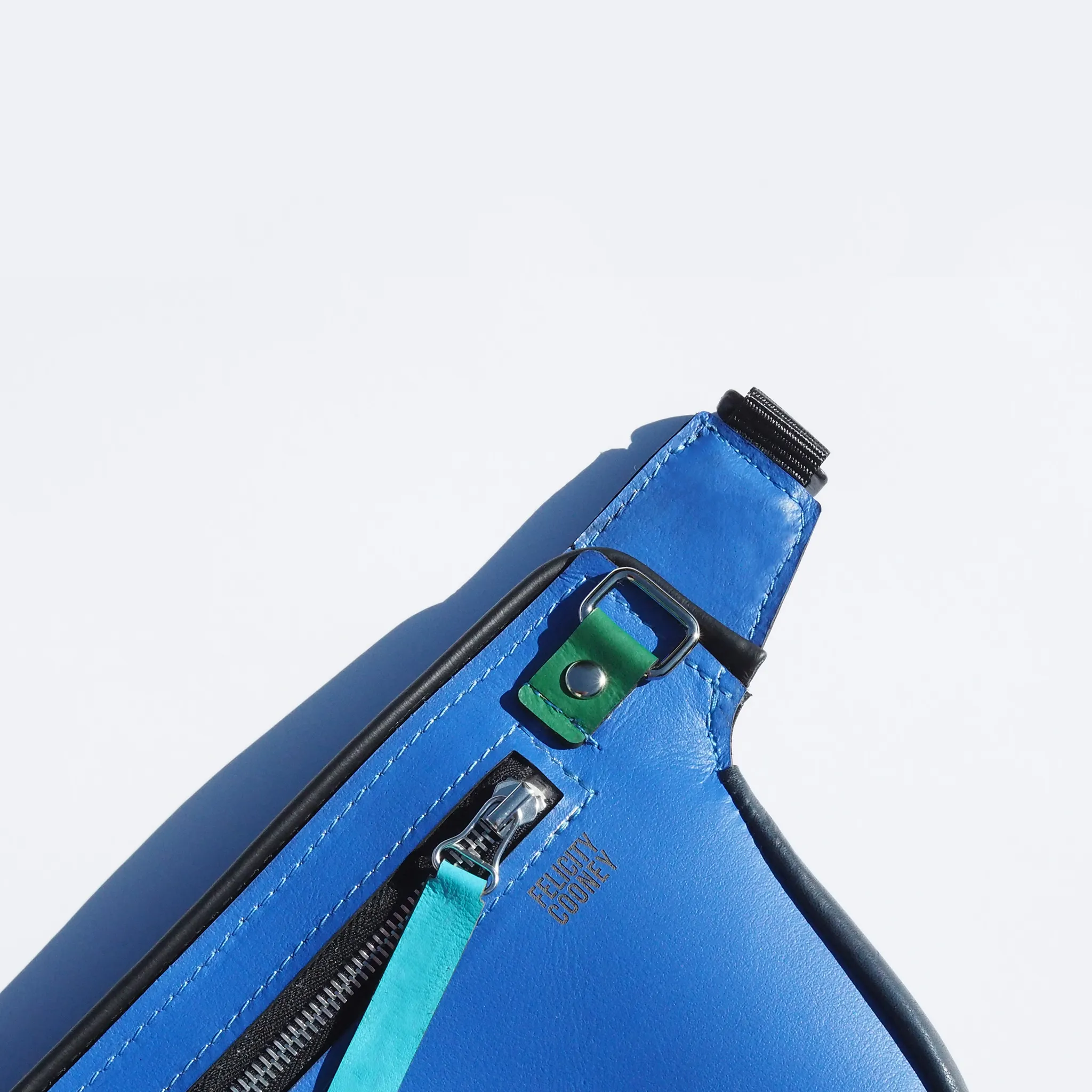 Runabout Bag - Artist Blue