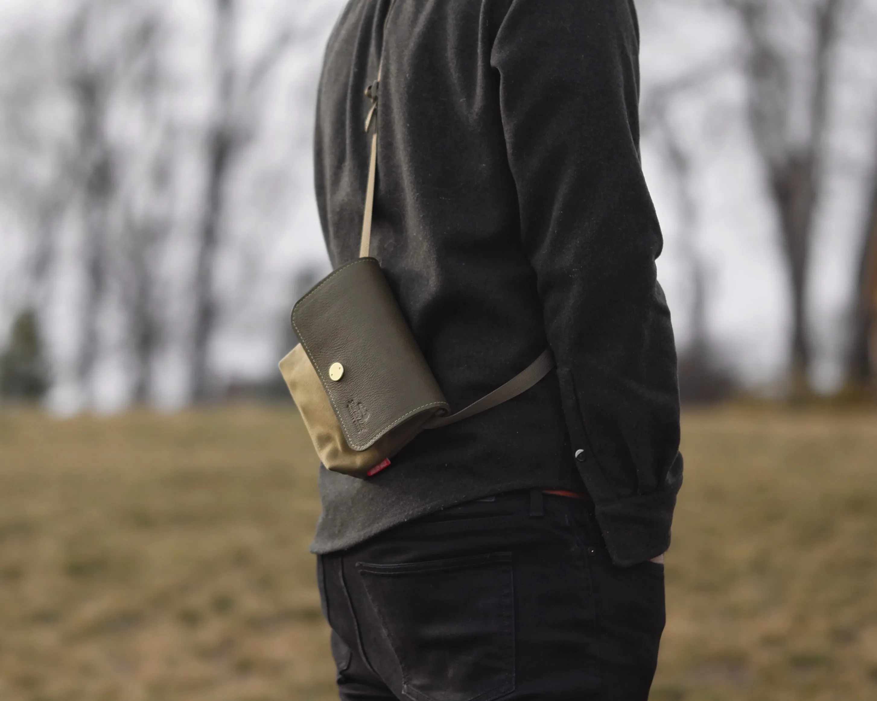 Sacoche with Leather Stitching
