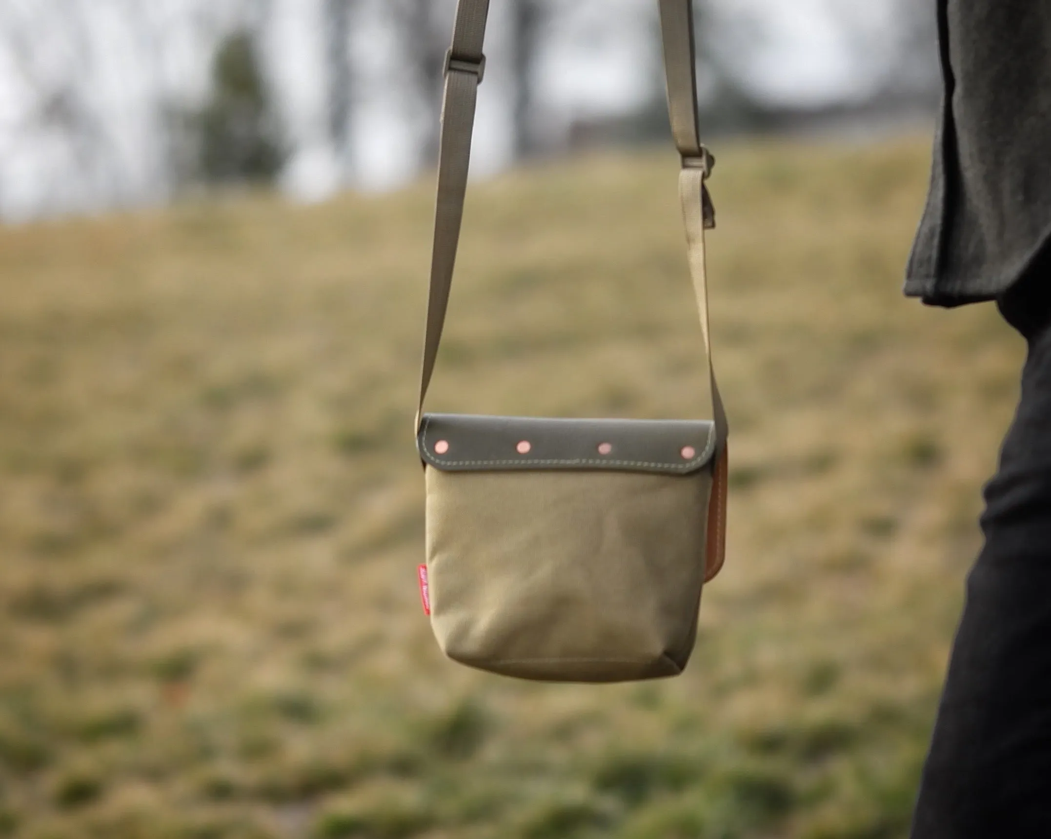 Sacoche with Leather Stitching