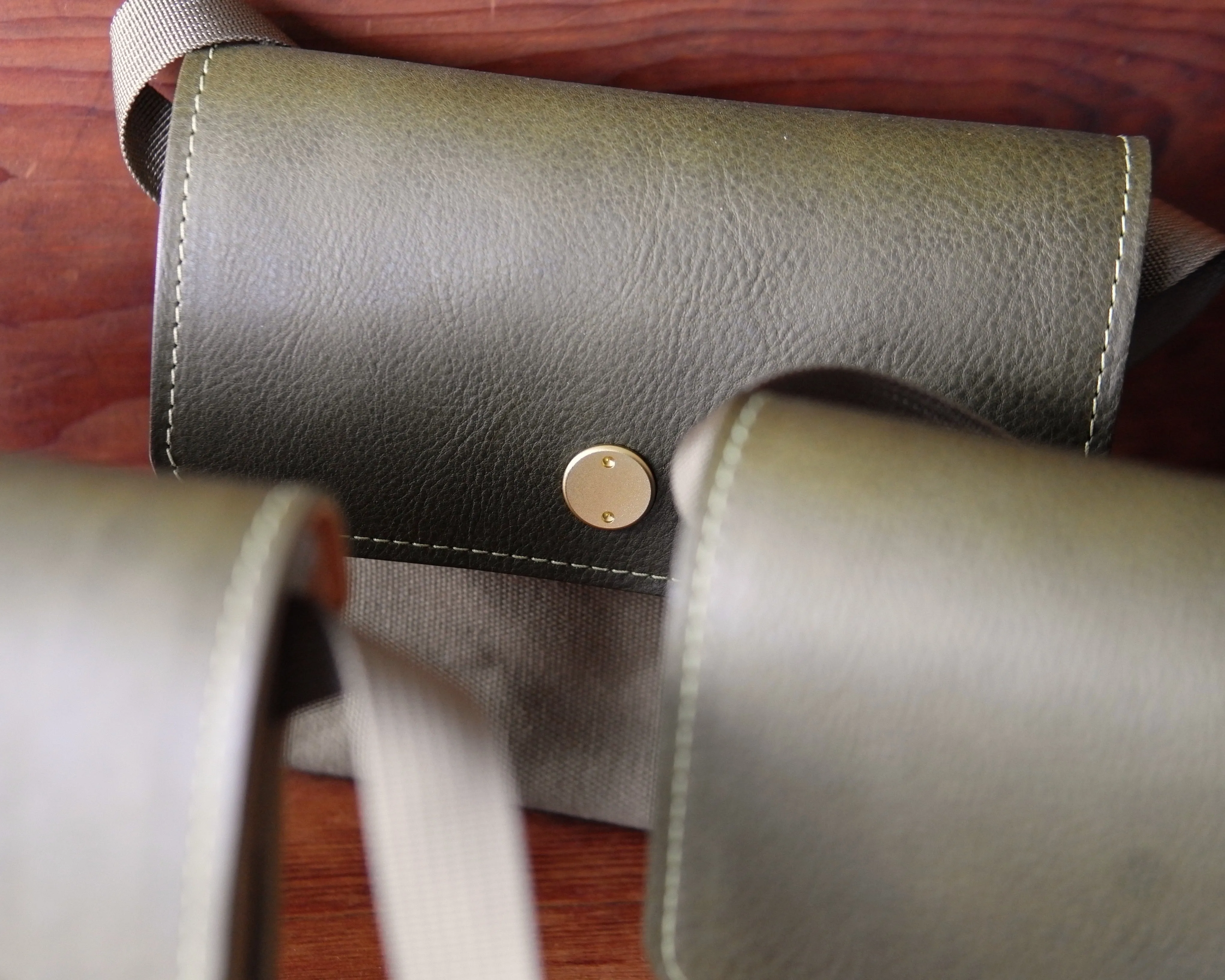 Sacoche with Leather Stitching