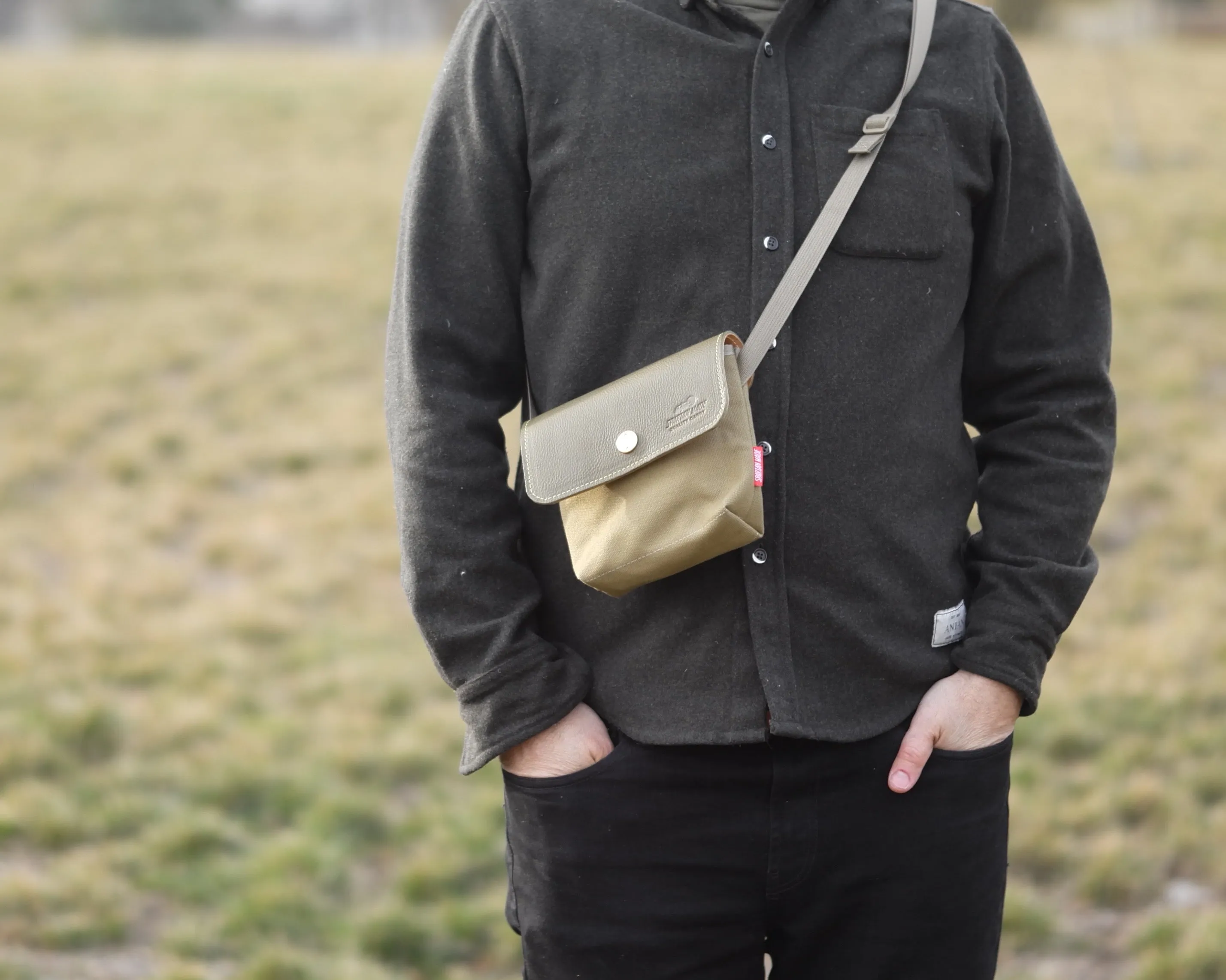 Sacoche with Leather Stitching