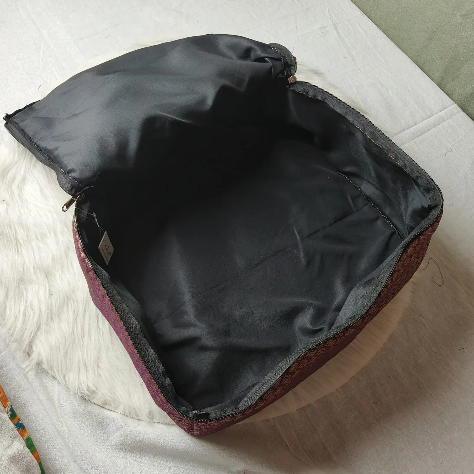 Saree Storage Bags red zigzag weaves