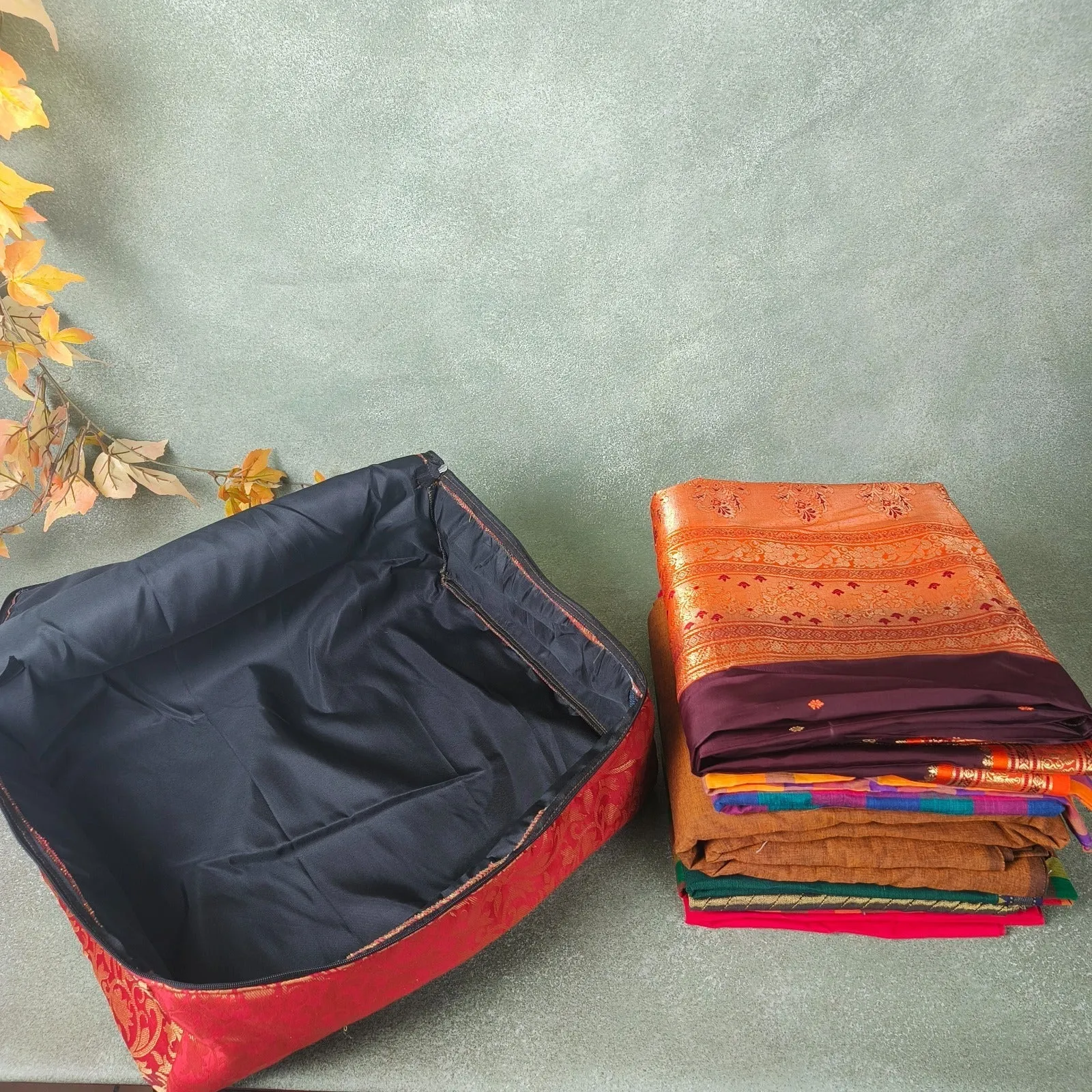 Saree Storage Bags red zigzag weaves