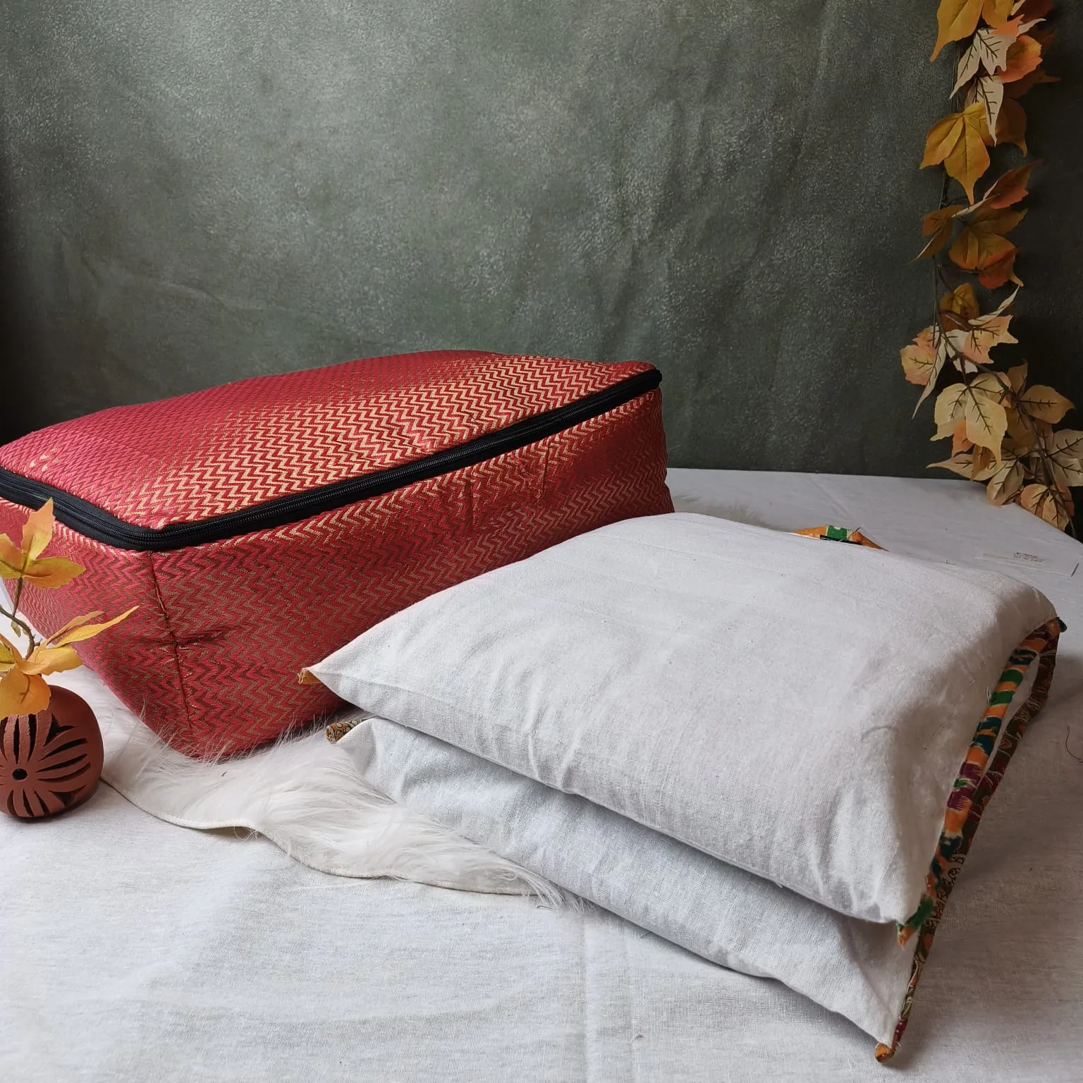 Saree Storage Bags red zigzag weaves