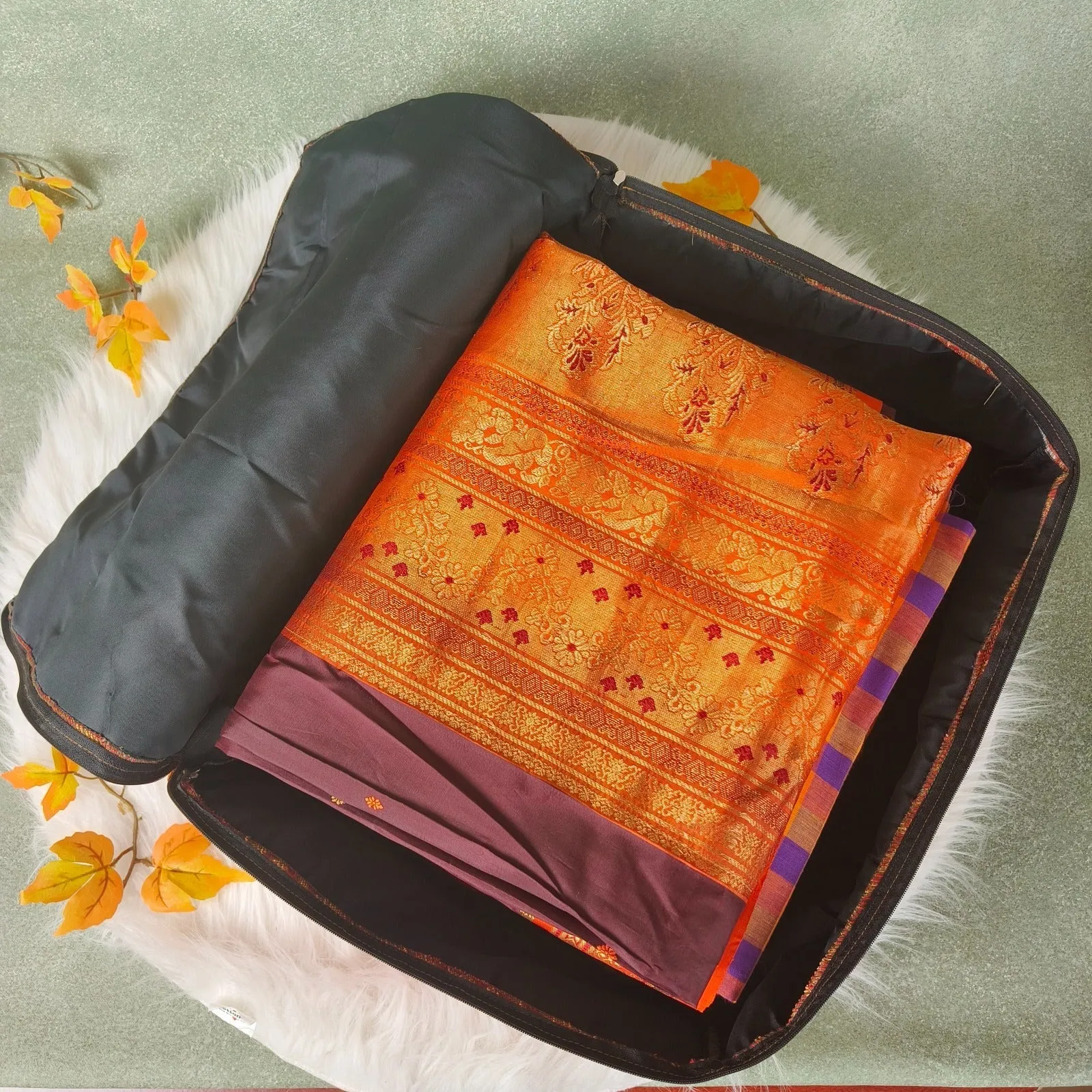 Saree Storage Bags red zigzag weaves