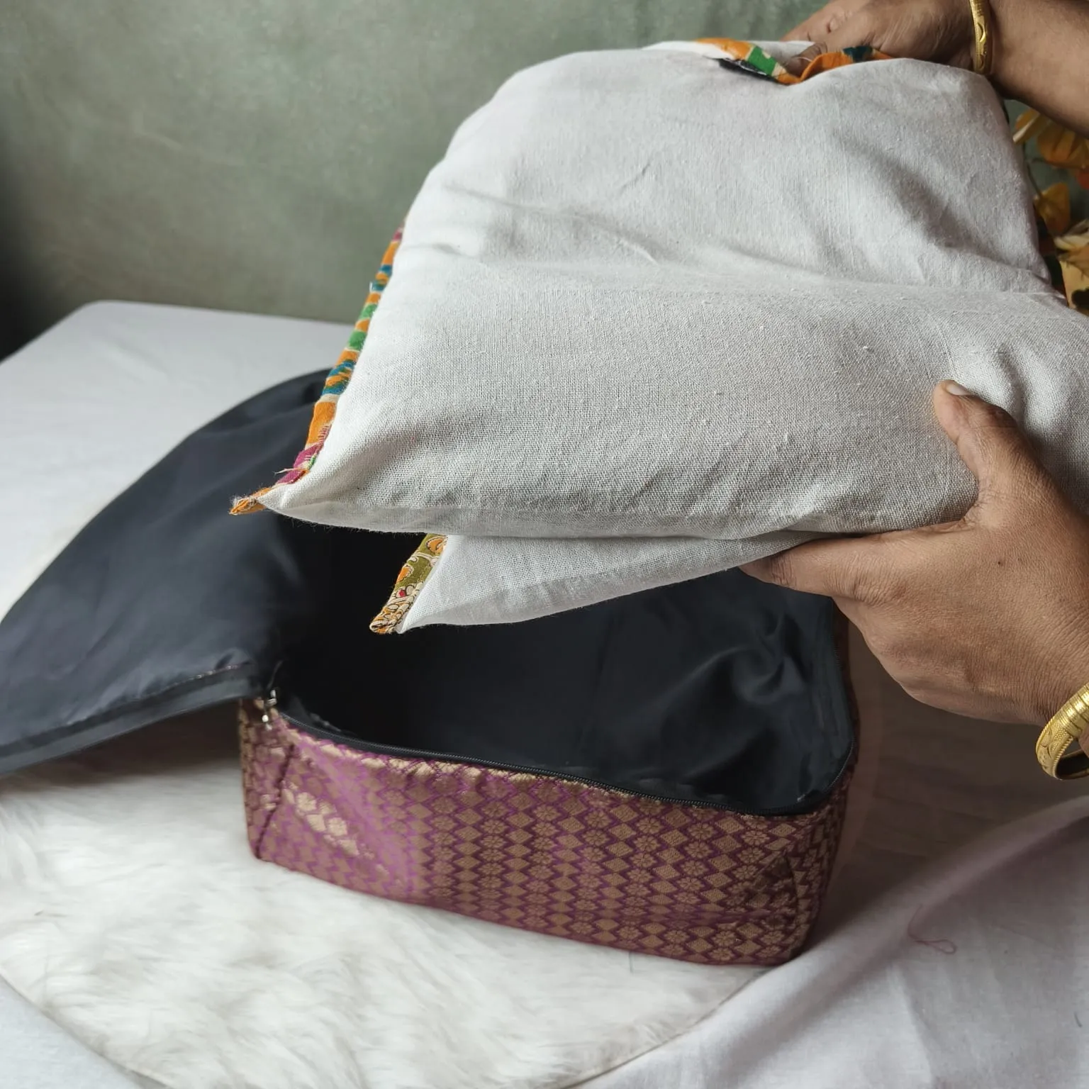 Saree Storage Bags red zigzag weaves