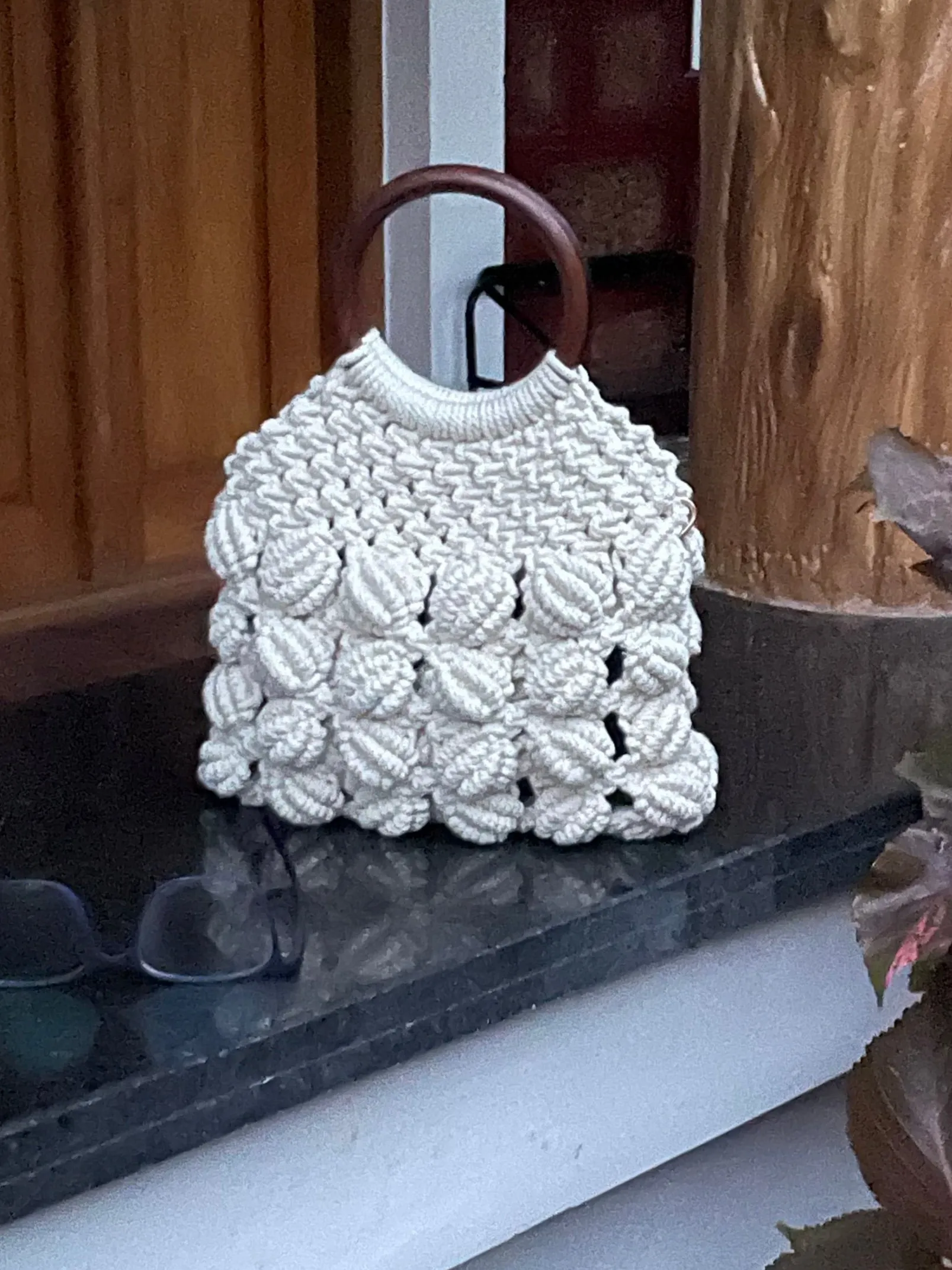 Shell Clutch Bag - Offwhite