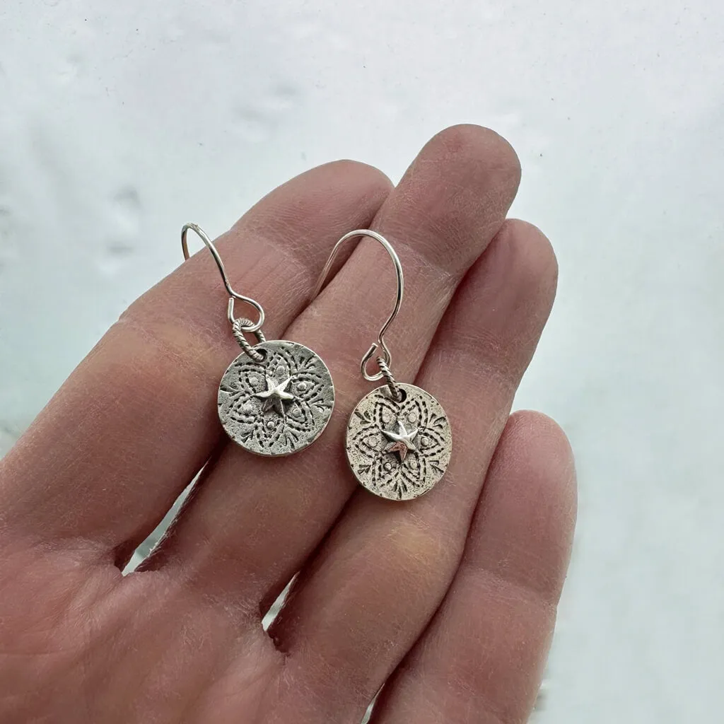 starstruck // silver star coin dangle earrings