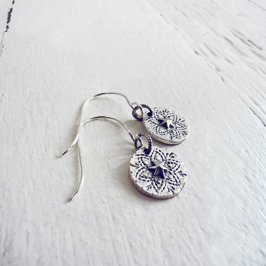starstruck // silver star coin dangle earrings