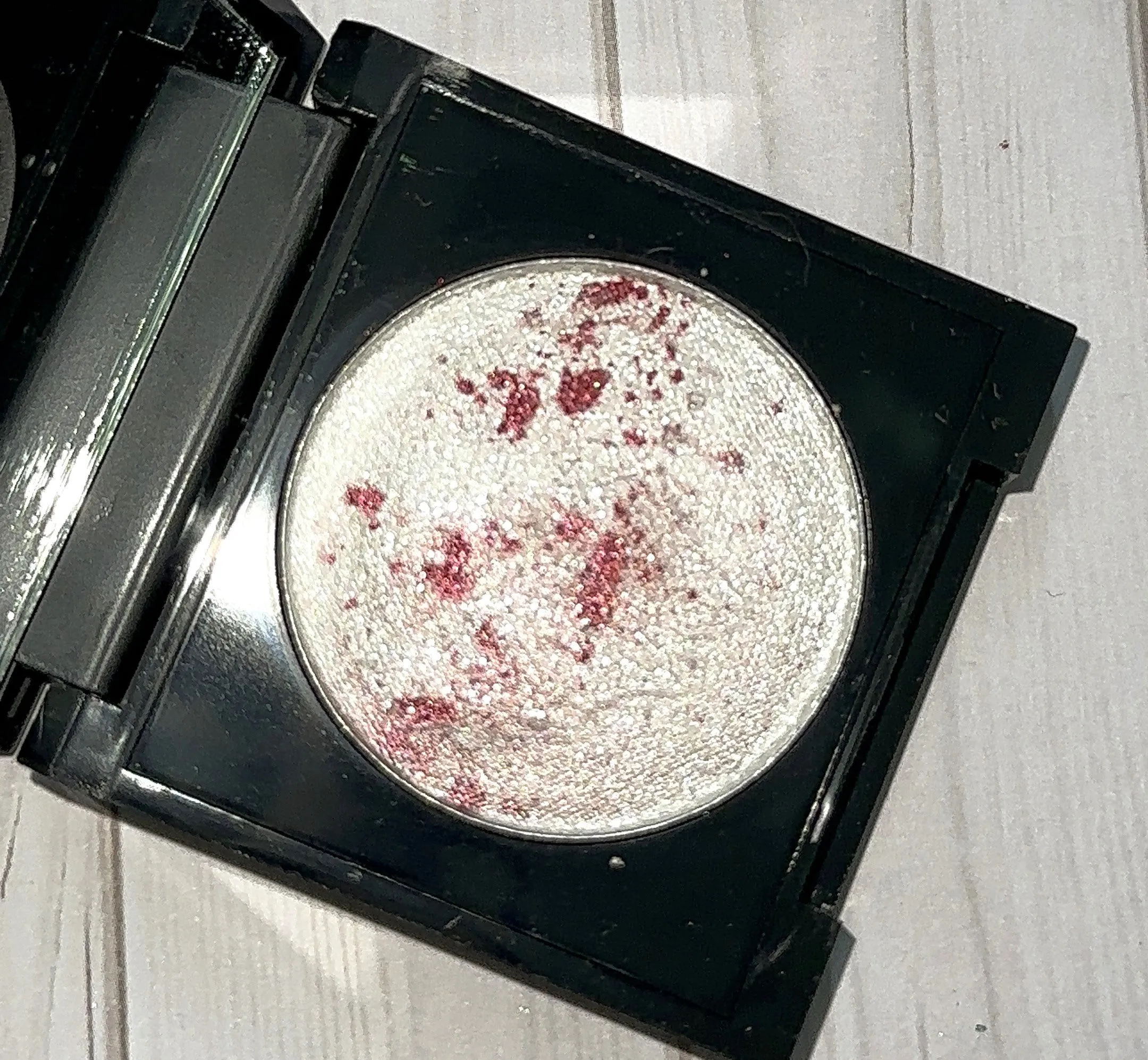 The Dexter Collection - Kill Room Pressed Highlighter