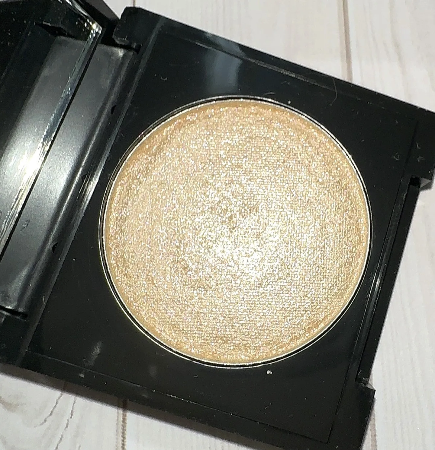 The Dexter Collection - Surprise, Mother Fucker! Pressed Highlighter