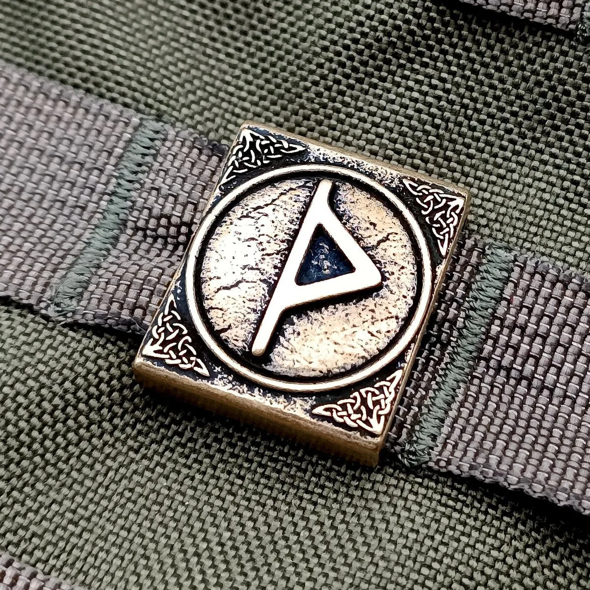 Thurisaz rune molle clip