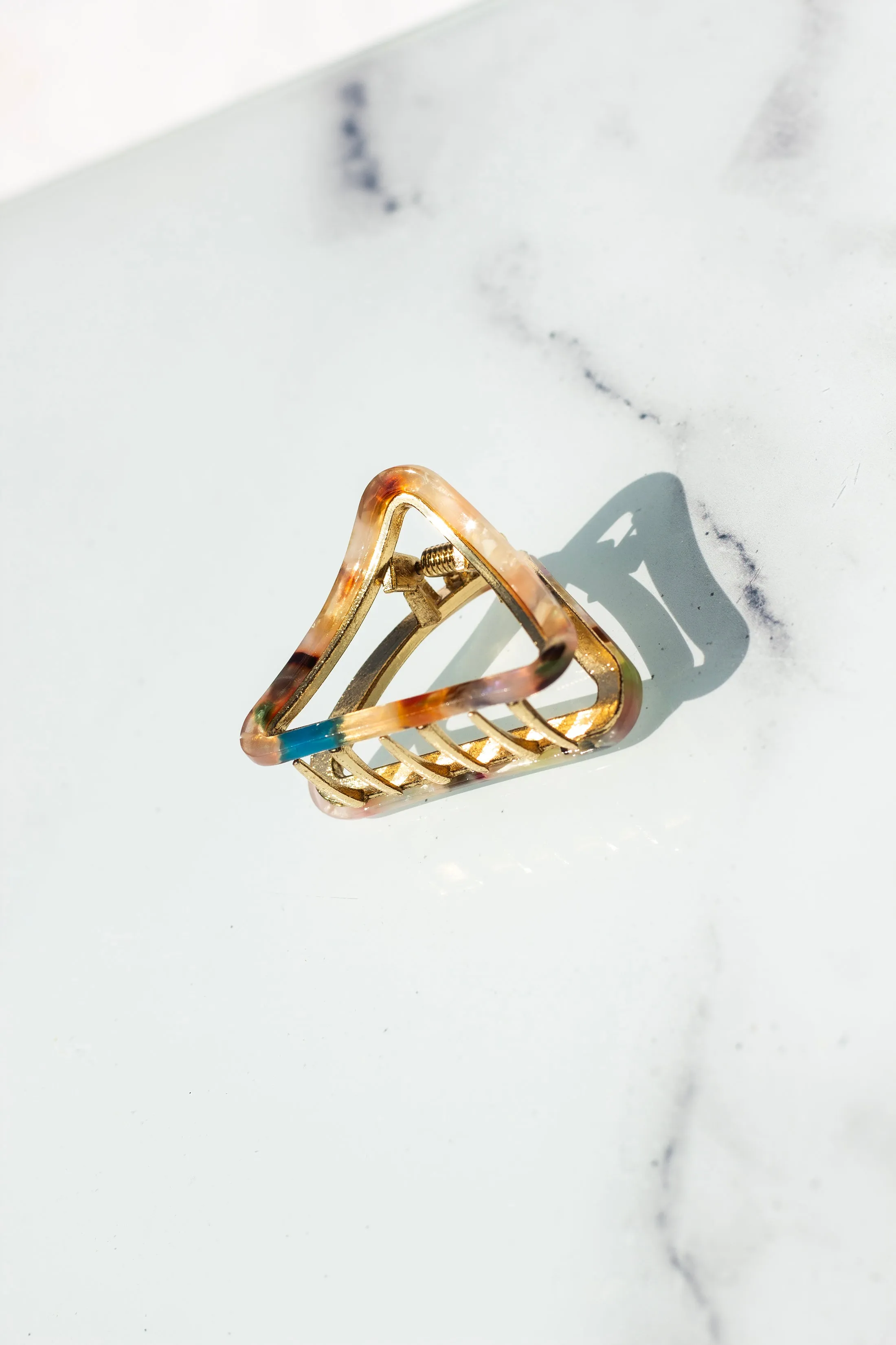 Triangle Outline Claw Hair Clip