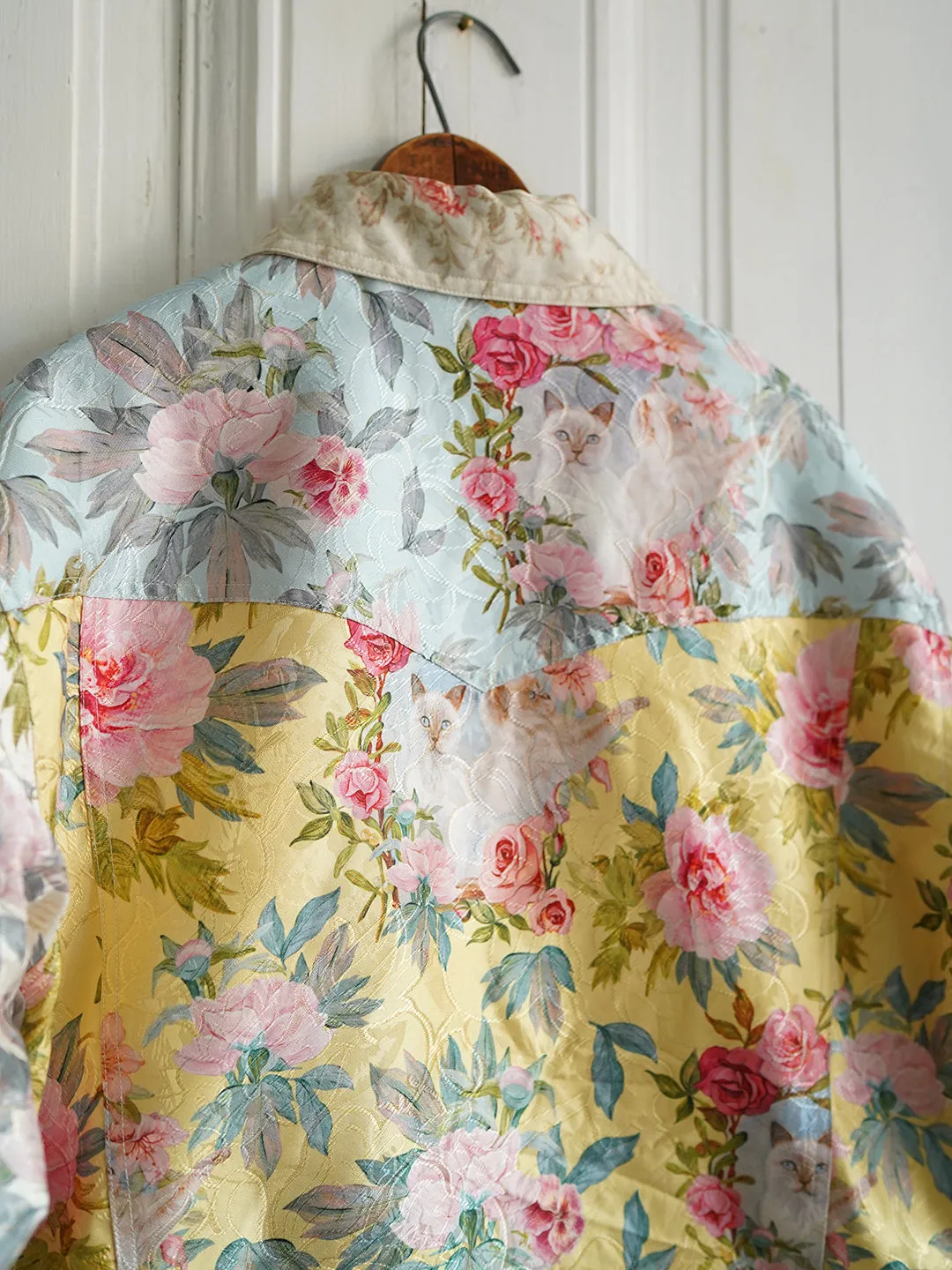 Unlogical Poem Classical Style Flower and Cat Brocade Patchwork Jacket