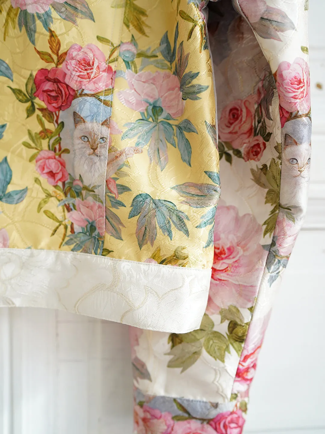 Unlogical Poem Classical Style Flower and Cat Brocade Patchwork Jacket