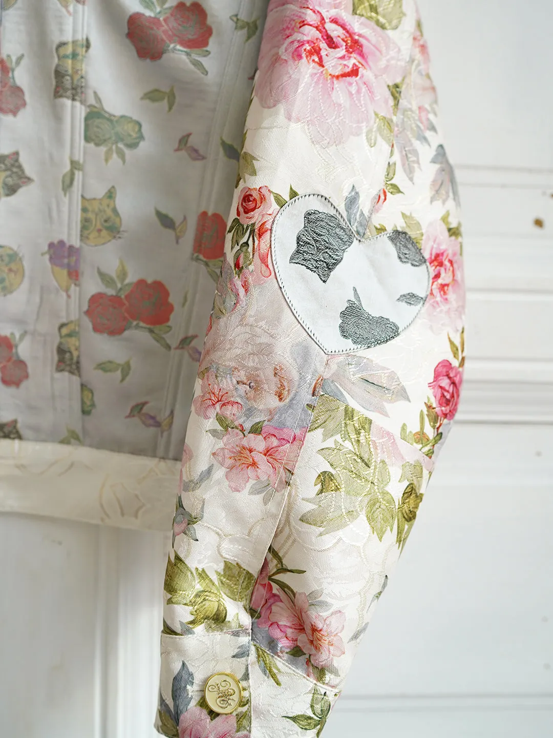 Unlogical Poem Classical Style Flower and Cat Brocade Patchwork Jacket