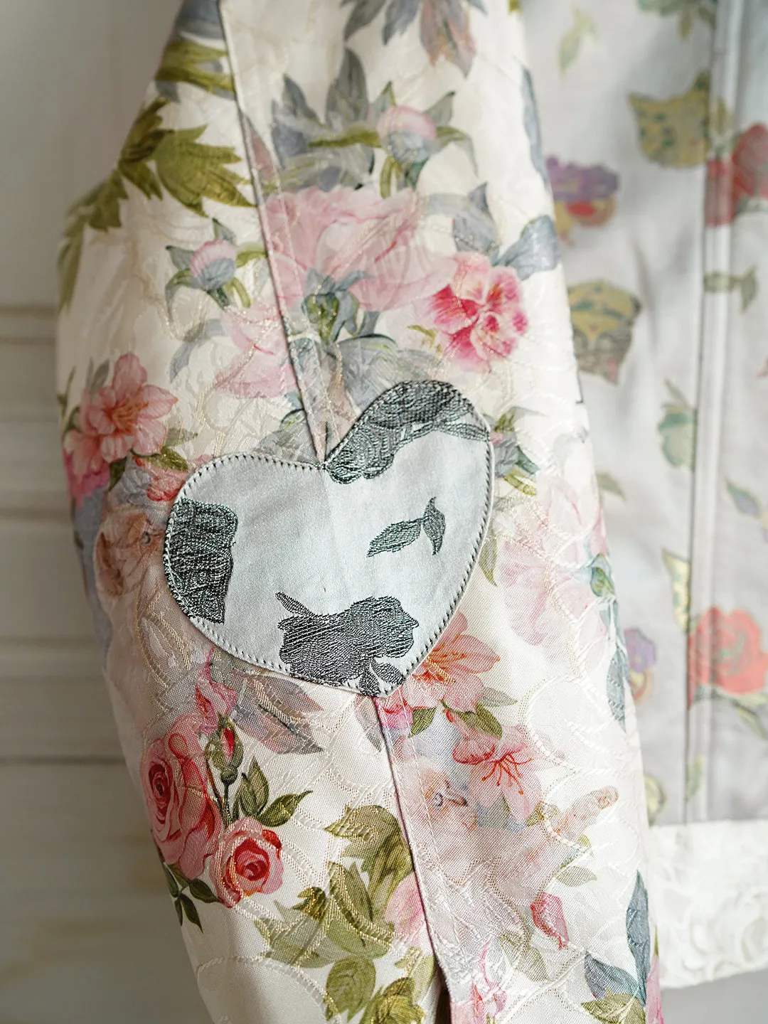 Unlogical Poem Classical Style Flower and Cat Brocade Patchwork Jacket