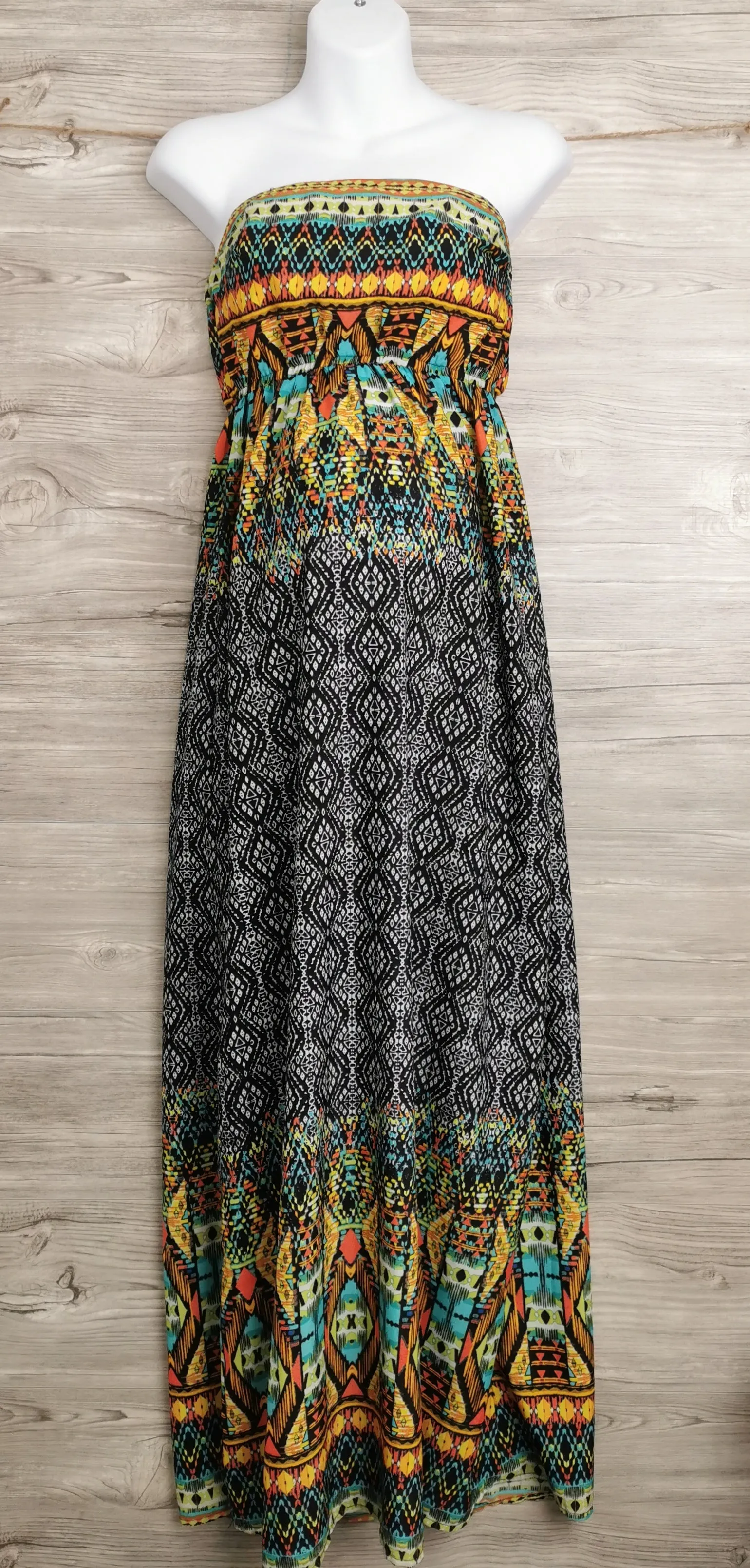 WOMENS SIZE MEDIUM - MAXI, Bohemian/ Aztec Style Maternity Dress EUC B1